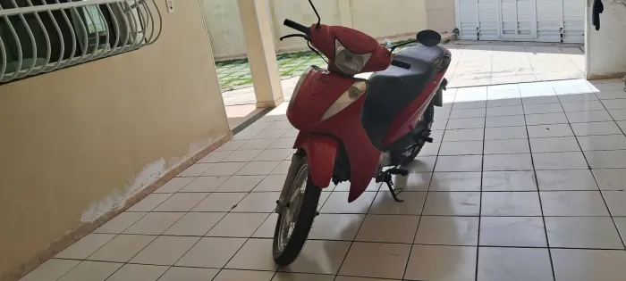 Biz 2012 muito nova( único dono)