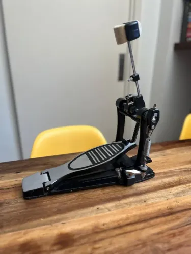 Pedal X-Pro PD Plus Double Chain Drive com Corrente Dupla e Batedor 4 Faces