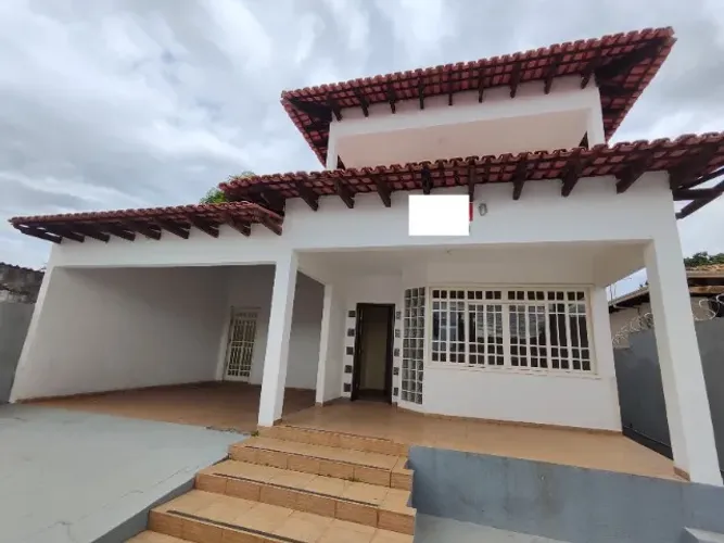 PLANALTINA-SETOR TRADICIONAL CENTRAL QUADRA 34-6 QUARTOS-ÁREA ÚTIL 430M²-ESCRITURADO E REG