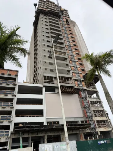 Apartamento à venda de forma facilitada na meia praia Itapema Sc venha conferir