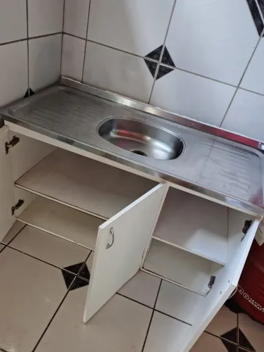 Pia com Mesa à Venda