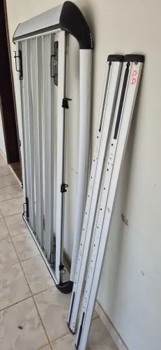 Bagageiro de Teto com barras transversais Thule