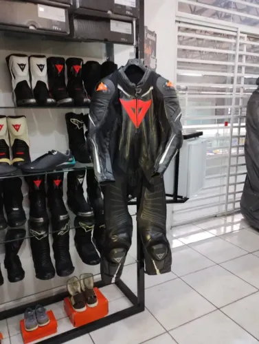 Macacão Dainese 50 Eur uma peça Laguna seca D1 zero