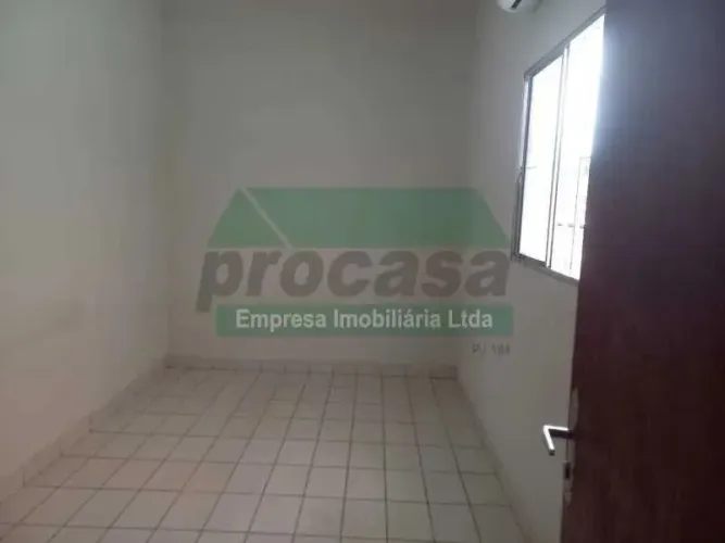 Casa de rua - / Residencial / Crespo