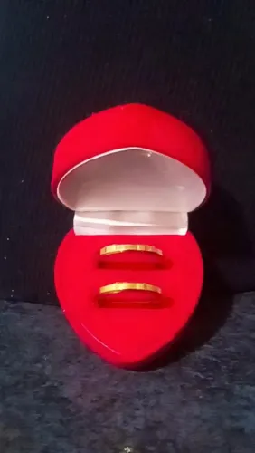 Par de Alianças  foliado em 18k