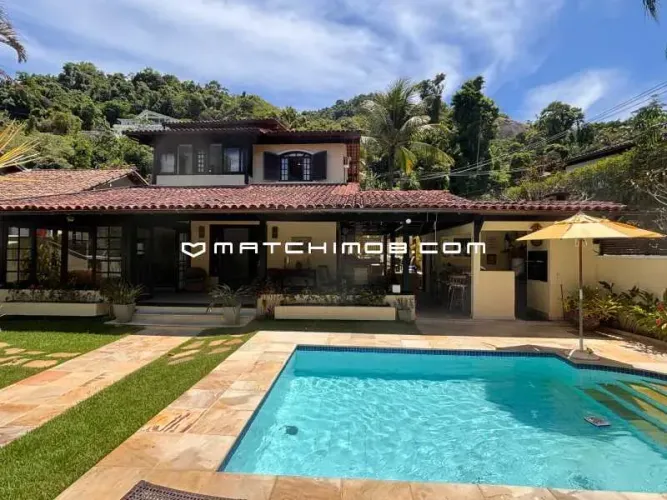 Casa em terreno linear no Condominio Portogalo em Angra dos Reis