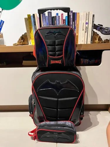 Mochila com rodinhas + lancheira 