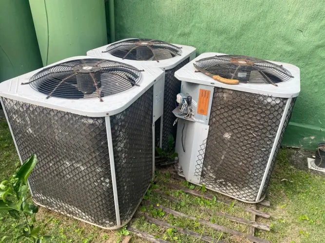 Ar Condicionados 60 mil BTUs Springer Midea Lote contendo 3 unidades e 6 cortinas inclusas