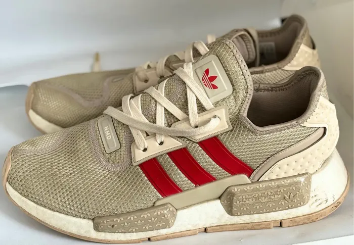 Adidas NMD_R1 - Bege e Vermelho