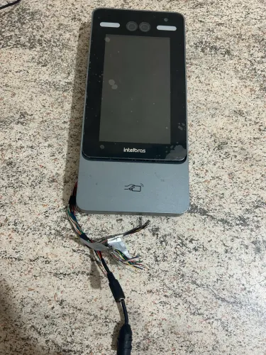Controlador de Acesso Facial de Alta Performance Intelbras SS 5530