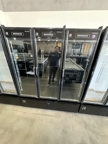 Auto serviço 3 portas resfriados full Balck - refrimate 