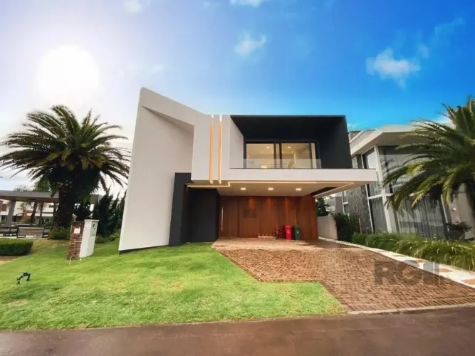 Casa de Condomínio em Atlântida Sul