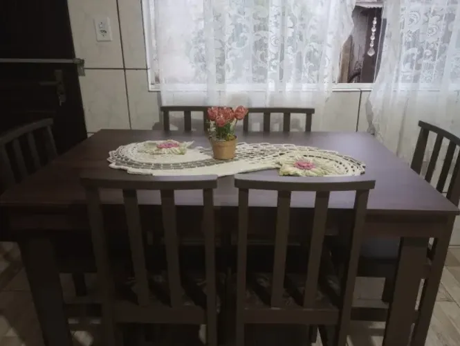 OFERTA RELÂMPAGO! MESA COM 6 CADEIRAS NOVAS - DIRETO DE FÁBRICA!