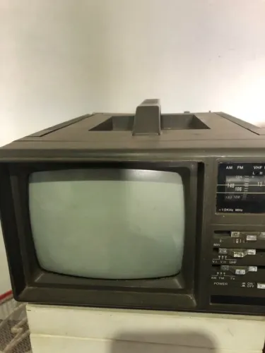 Rádio Tv antiga 