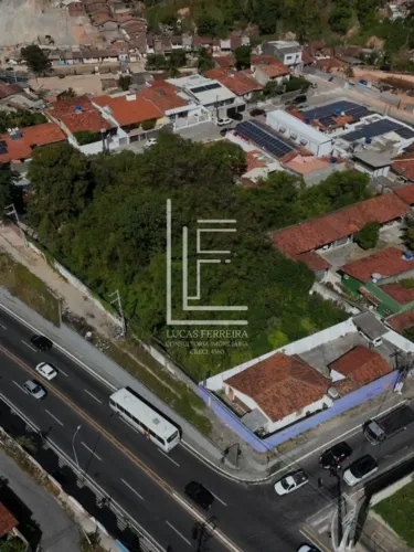 Área de 3.190m² em região de alto fluxo e fácil acesso no Farol