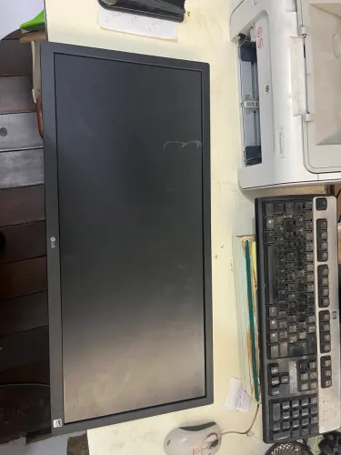 Televisor monitor LG 26 pol. Tela quebrada