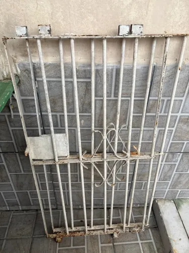 Vendo Grades de ferro para janelas 2 lados