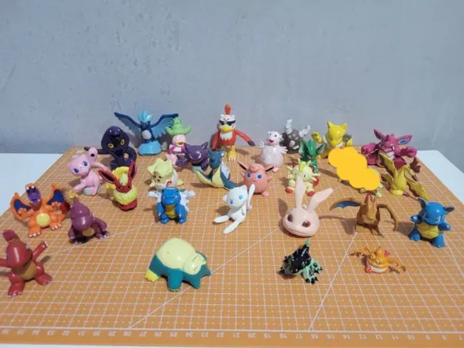 Lotao de bonecos Pokemon