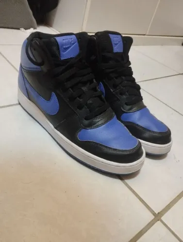Tênis Nike Preto e Azul Original (Air Jordan 1)