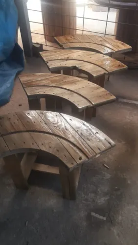 Mesas Rústicas Feitas com Madeira de Qualidade