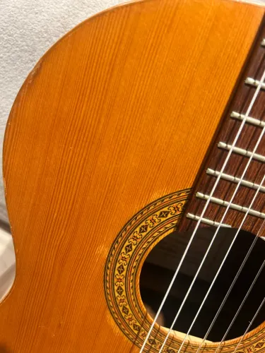 Violão Espanhol de Granada Pianos Francis - Motril), Mod. A. Tampo maciço em Abeto Spruce)