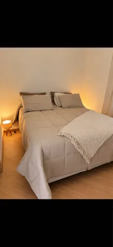 Cama Queen com colchão e box biparti