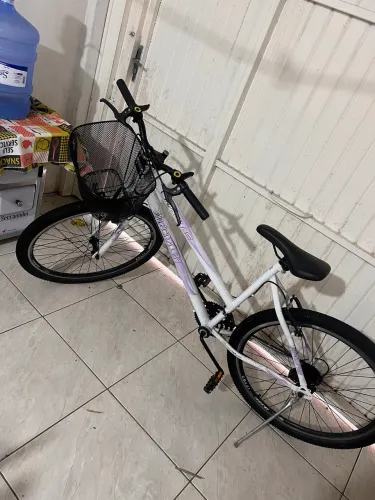 Vendo Bicicleta Aro 26 Colli Cazelle Allegra City Freio V-Brake de Aço 18 Marchas 350,00