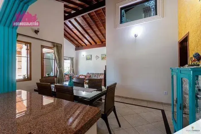 Casa com 3 dormitórios à venda, 217 m² por R$ 1.080.000,00 - Condomínio Real Ville - Pinda