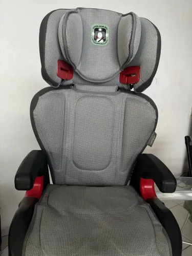 Acento infantil para carro