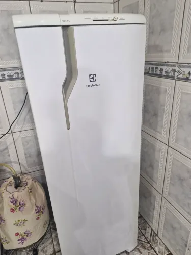 Geladeira 240l degelo