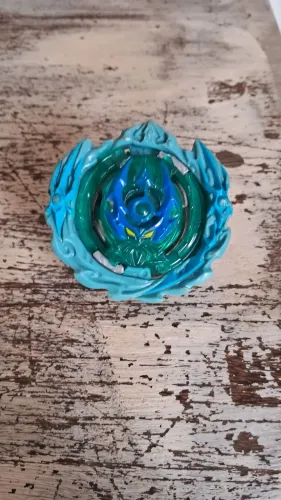 Beyblade burst quad strike usado
