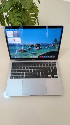 MacBook Pro M2 Touch Bar (2022)