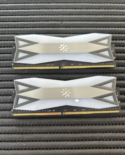 Memória RAM XPG D60 RGB 4x8GB (32GB) DDR4 3200MHz