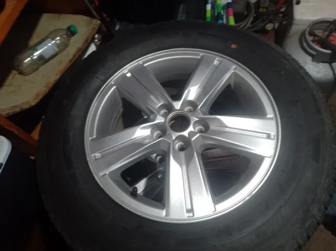 Rodas com pneus GM traker