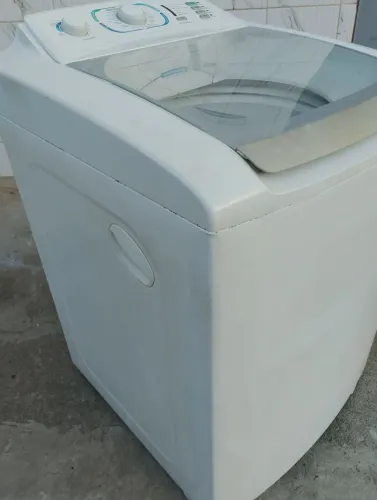 Máquina de lavar roupa Eletrolux 12kg!
