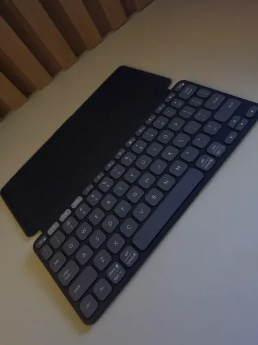 Teclado Bluetooth, ideal para usar com tablet/iPad