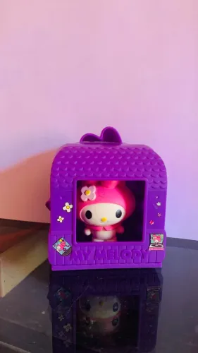 Casinha My Melody com adesivos