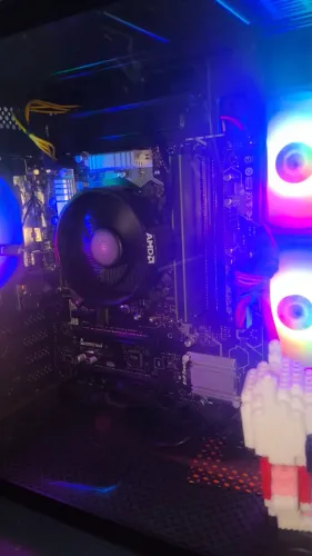 PC Ryzen 5 5600G com Tela LG Ultragear 180HZ, fone Redragon Zeus pro e Mouse Atack Shark