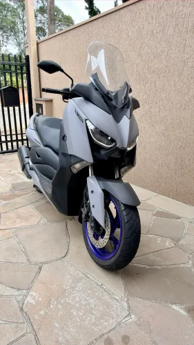 Xmax 250 2022 cinza