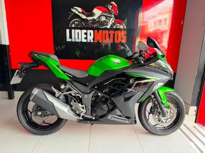 NINJA 300 ABS 2023 - 200Km