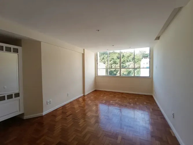 Ótimo apartamento à venda na Rua 16 de Março