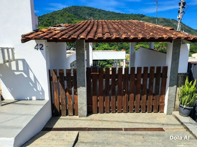 Alugo casa em Maricá 