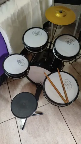 Bateria INFANTIL usada