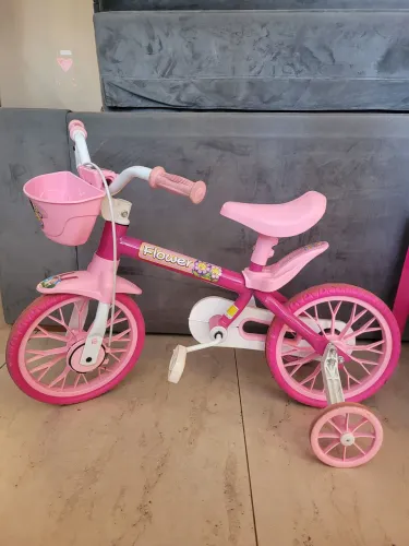 Bicicleta infantil rosa aro 12 (2 a 5 anos)