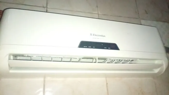 Condensadora de Ar 12.000 BTUs