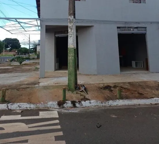 Aluga-se SALA COMERCIAL ESQUINA
