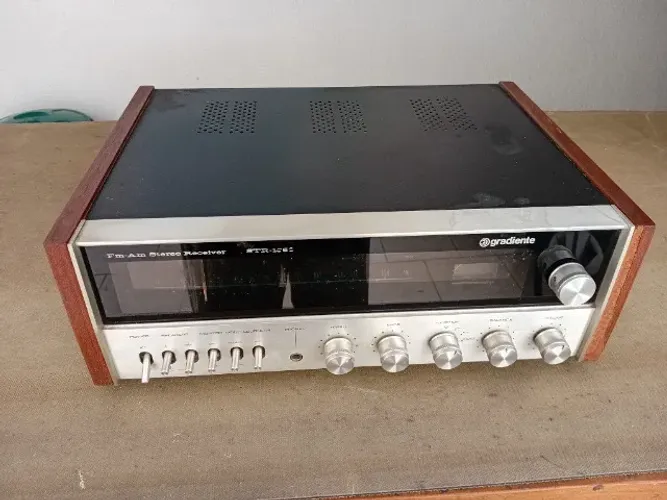Vendo receiver Gradiente modelo TR 1050 funciona tudo bem conservado