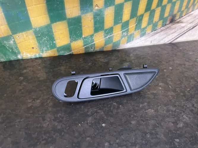 Maçaneta interna dianteira esquerda Ford Ecosport 2020 gn15-a22601-ga