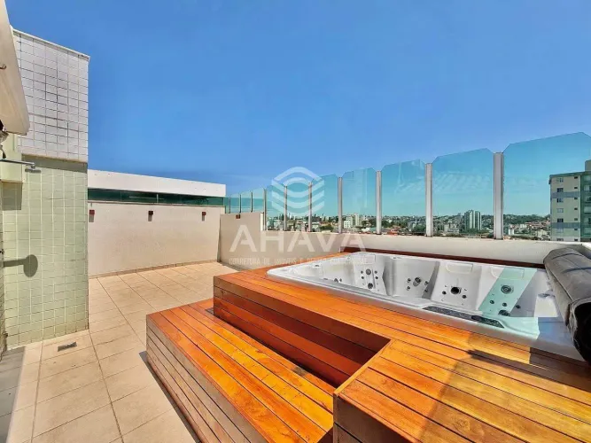 Apartamento com 3 Quartos, 3 Vagas Paralelas sob Pilotis, 185m² para Locação, Bairro Itapo