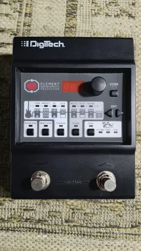 Pedaleira Digitech Element